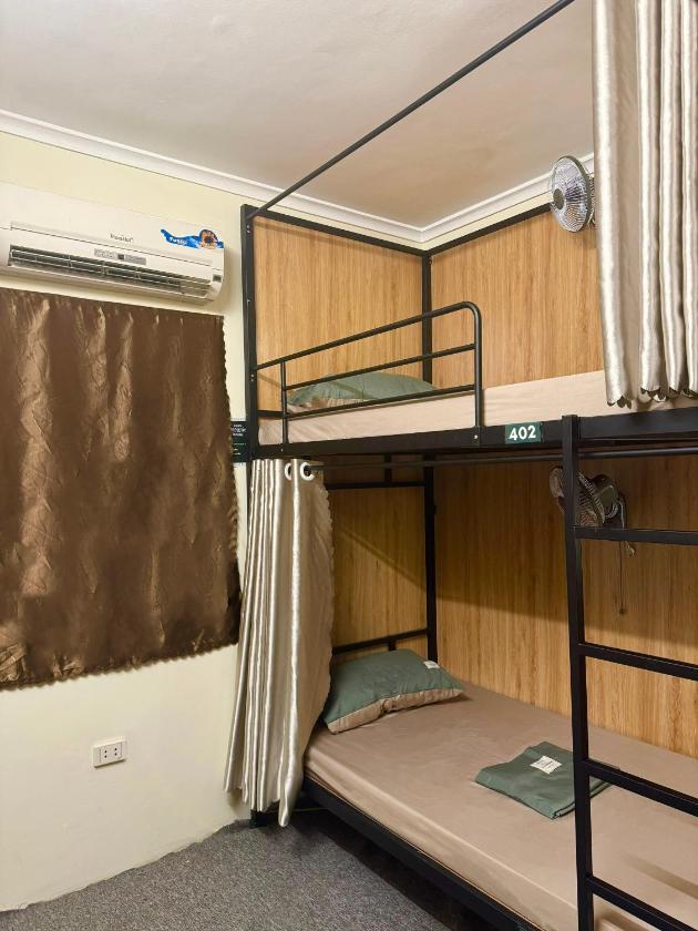 Giường Tầng Trong Phòng Ngủ Tập Thể Cho Nam Và Nữ