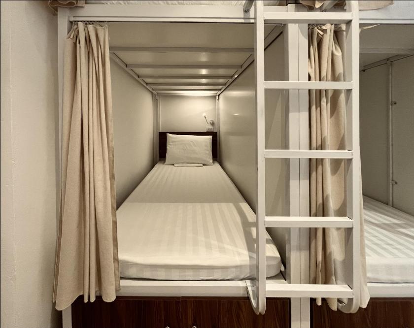 Phòng Ngủ Tập Thể Cho Cả Nam Và Nữ