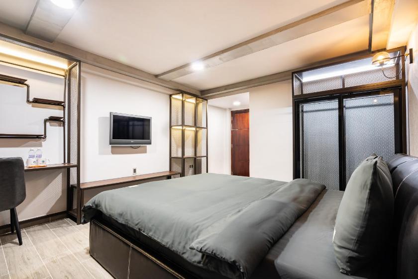 Phòng Có Giường Cỡ Queen Với Ban Công