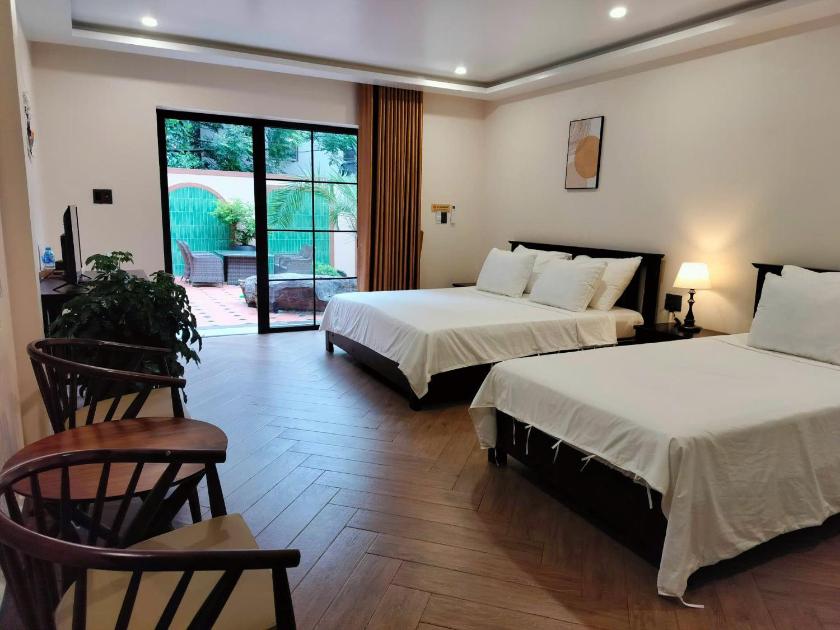 Phòng 3 Người Nhìn Ra Vườn