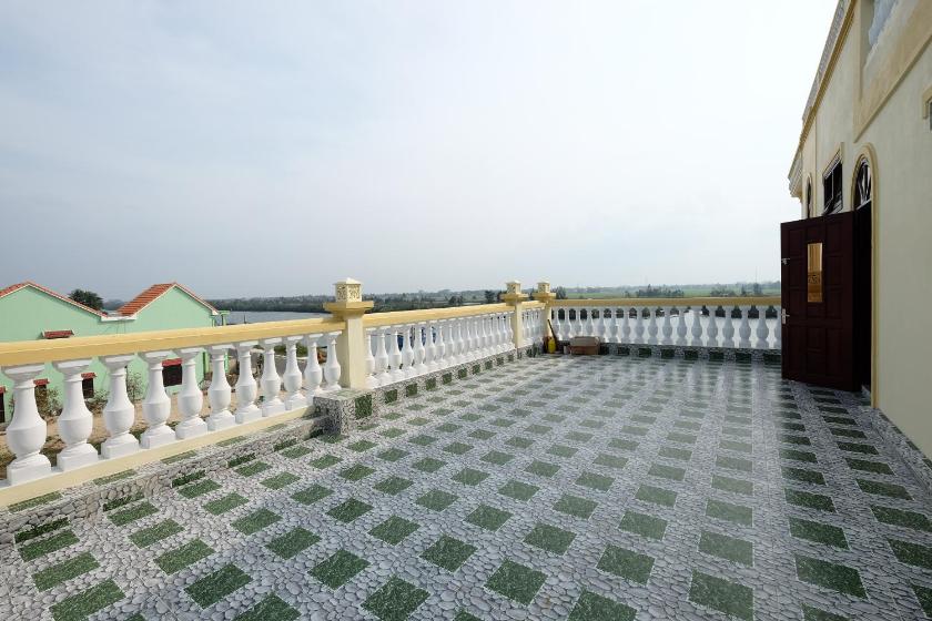 Phòng Deluxe Giường Đôi Có Ban Công