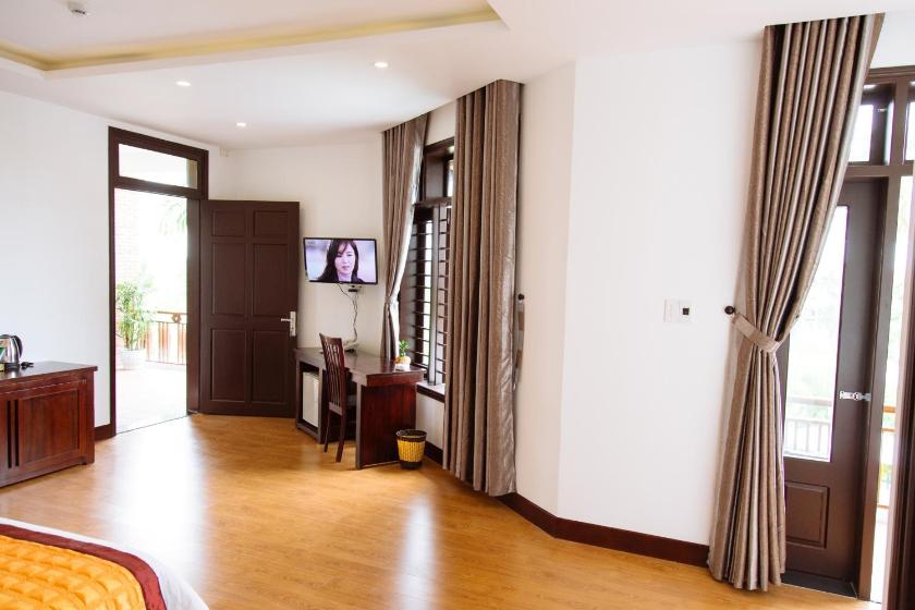 Phòng cho 3 người có Ban Công Phòng cho 3 người có Ban Công