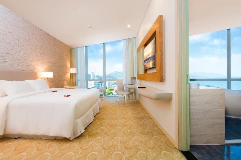 Suite Prime Nhìn Ra Đại Dương