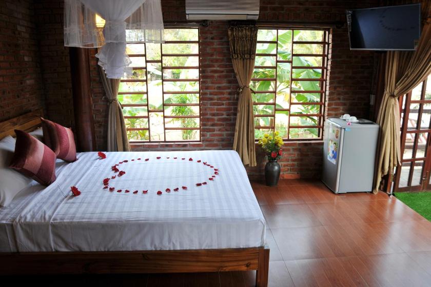 Phòng Superior Giường cỡ Queen nhìn ra vườn Phòng Superior Giường cỡ Queen nhìn ra vườn