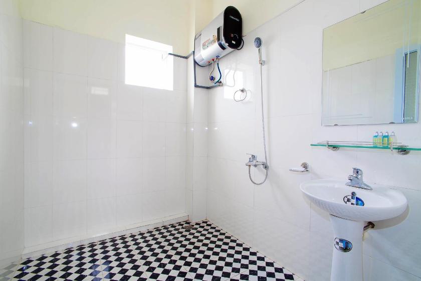 Giường Đơn Trong Phòng Nghỉ Tập Thể Cho Cả Nam Và Nữ Giường Đơn Trong Phòng Nghỉ Tập Thể Cho Cả Nam Và Nữ