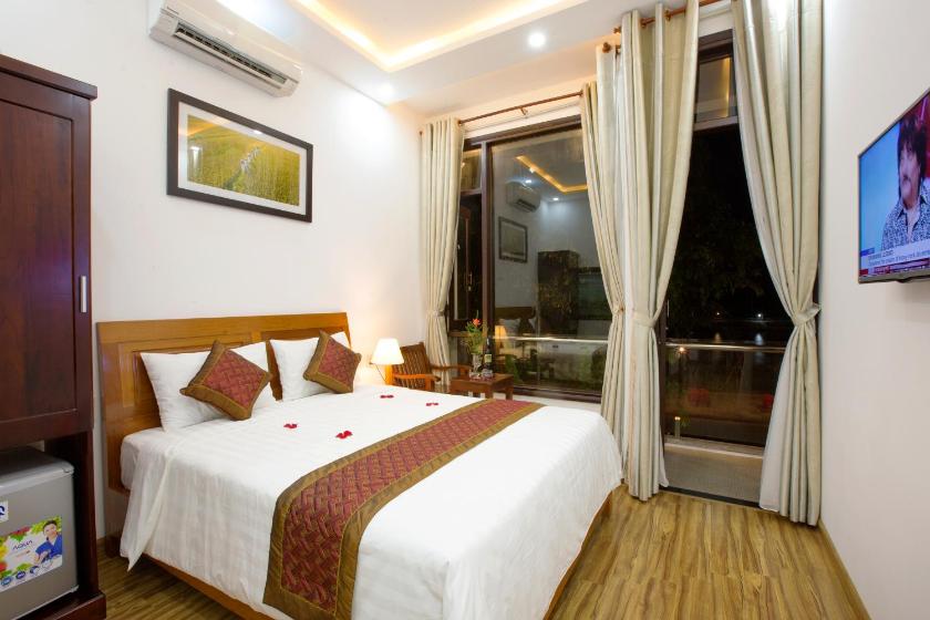 Phòng Deluxe Giường Đôi với Hướng Vườn/Ban Công