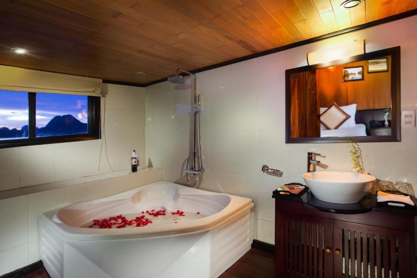Luxury Suite with Spa Bath S1 - 2 Days 1 Night