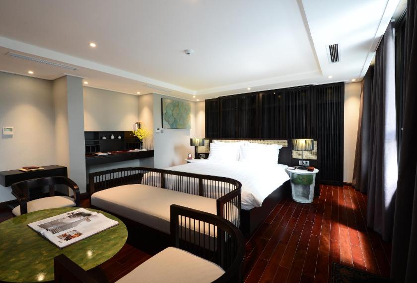 Suite có giường cỡ King với ban công Suite có giường cỡ King với ban công