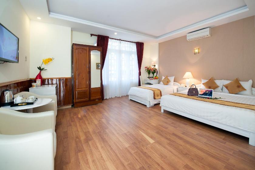 Suite Gia Đình Có Ban Công Suite Gia Đình Có Ban Công