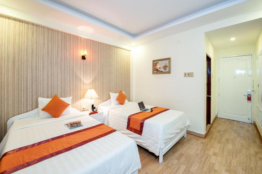 Phòng Deluxe Giường Đôi/2 Giường Đơn Nhìn Ra Hồ Bơi Phòng Deluxe Giường Đôi/2 Giường Đơn Nhìn Ra Hồ Bơi