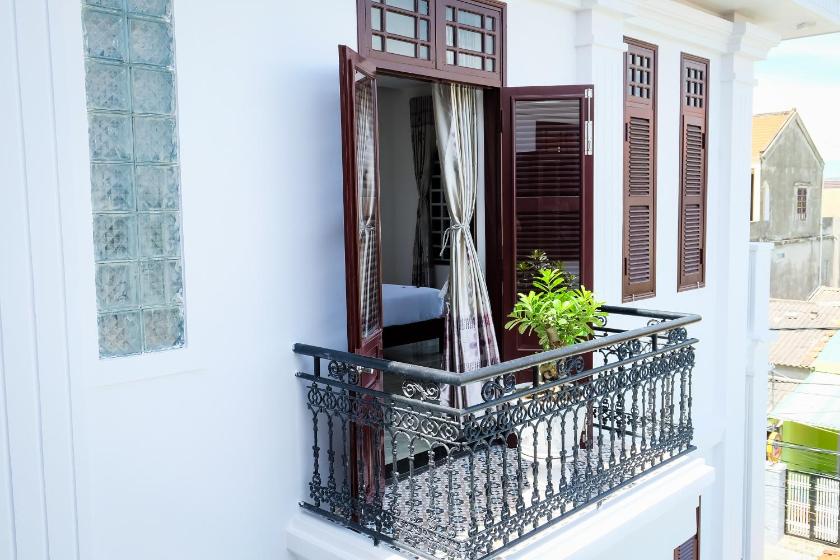 Phòng Có Giường Cỡ Queen Nhìn Ra Hồ Bơi Phòng Có Giường Cỡ Queen Nhìn Ra Hồ Bơi