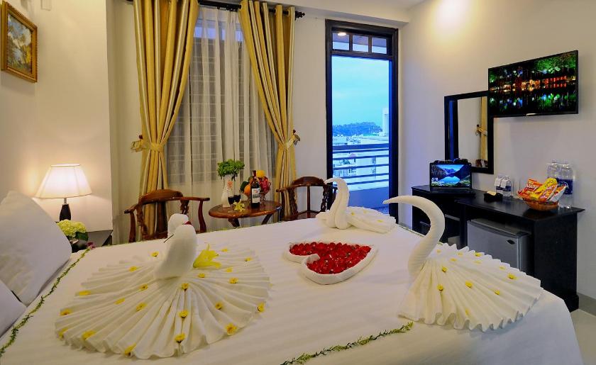 Phòng Deluxe Premier (2 Người lớn + 1 Trẻ em) Phòng Deluxe Premier (2 Người lớn + 1 Trẻ em)