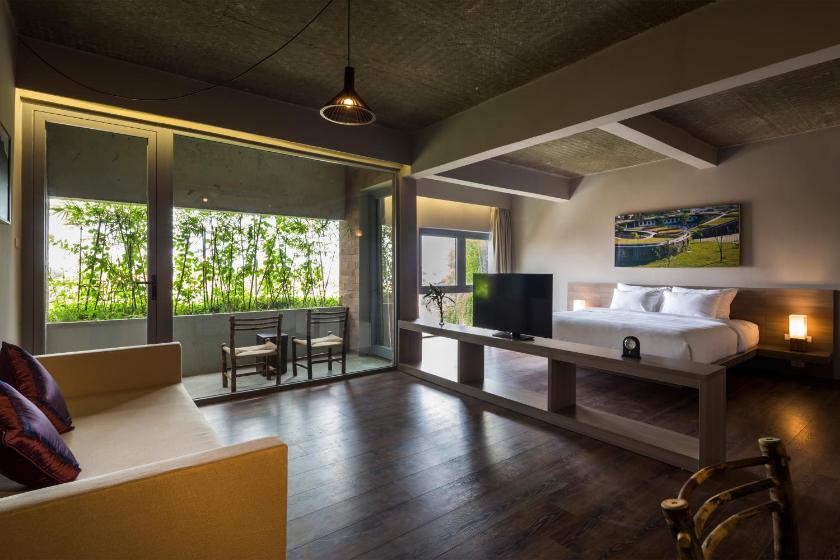 Suite Giường đôi Nhìn ra Hồ bơi/Vườn Suite Giường đôi Nhìn ra Hồ bơi/Vườn