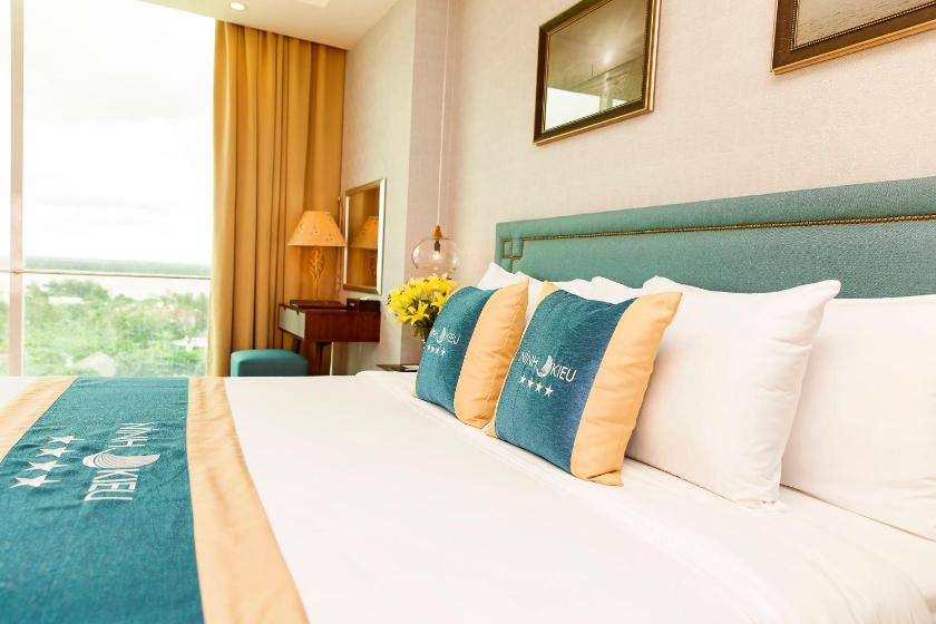 Phòng Deluxe Giường Đôi Nhìn Ra Sông