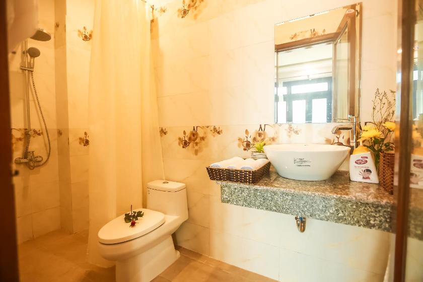 Phòng Có Giường Cỡ King Nhìn Ra Hồ Bơi Phòng Có Giường Cỡ King Nhìn Ra Hồ Bơi