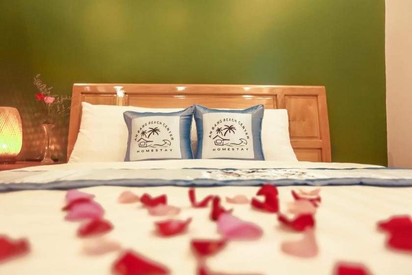 Phòng Có Giường Cỡ Queen Nhìn Ra Hồ Bơi Phòng Có Giường Cỡ Queen Nhìn Ra Hồ Bơi