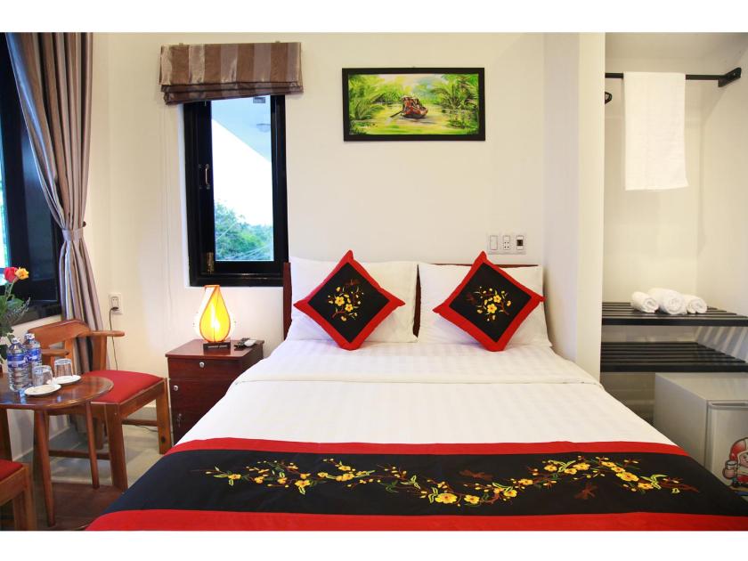 Phòng Deluxe Giường Đôi Có Ban Công Phòng Deluxe Giường Đôi Có Ban Công