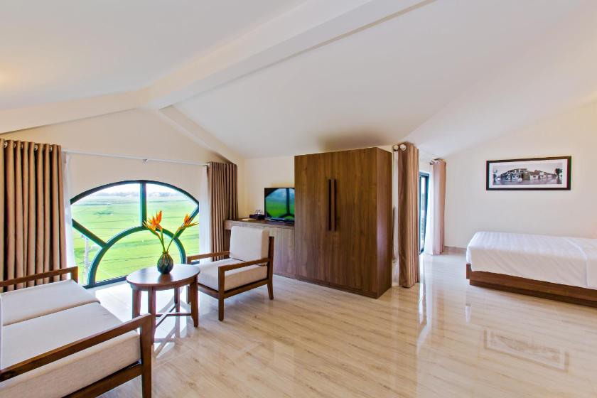 Suite Gia Đình Có Ban Công Suite Gia Đình Có Ban Công