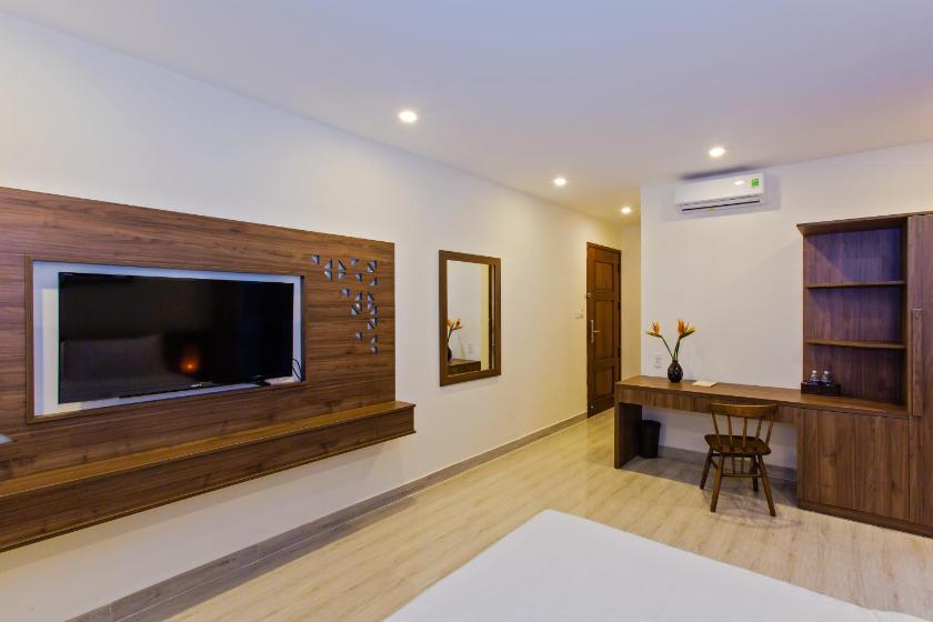 Phòng Superior Giường Đôi Có Ban Công Phòng Superior Giường Đôi Có Ban Công