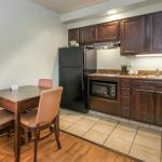 Markham House Suites Little Rock Medical Center image 8