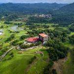 Summit Rainforest & Golf Resort