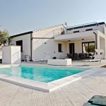 Villa in Capo Sleeps 6 with Pool Air Con and WiFi