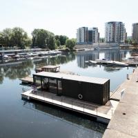 Ботели, Unique floating houseboat by easyBNB