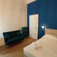Blue design suite in Casa epoca Isola Garibaldi
