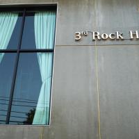 Bed and breakfasts, Third Rock Hostel