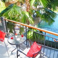 Emerald: Modern pool view Studio