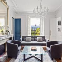 Stunning Haussmannien Apartment in Paris by GuestReady