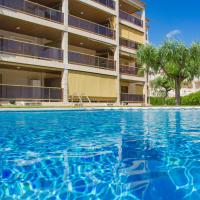 Cambrils con jardín y piscina en recinto cerrado