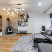 Calm and bright apartmnet near the city center