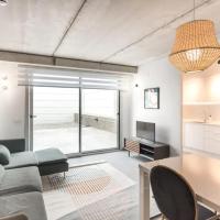 Bright and Modern 2 Bedroom Apartment with Terrace