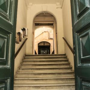 Vincenti Strait Street Suite