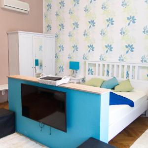 Chic and Very Central
