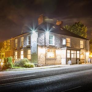 Darlington Arms by the airport - Free parking - Bar & Food
