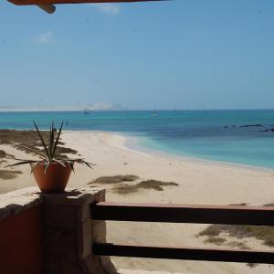 App Raffaele Estoril Beach Free Wifi & AC a step away from the sea