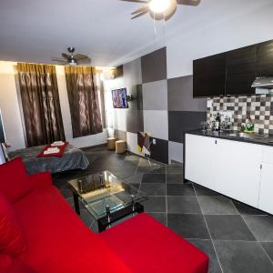 Trendy Living in Monastiraki