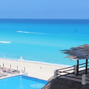 Cancun Plaza - Best Beach