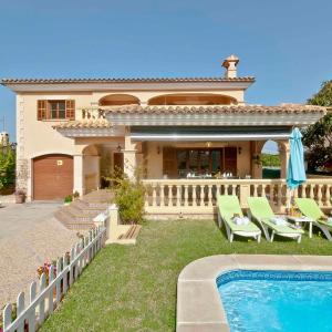 Llac Blau - Mediterranean Styled with Pool