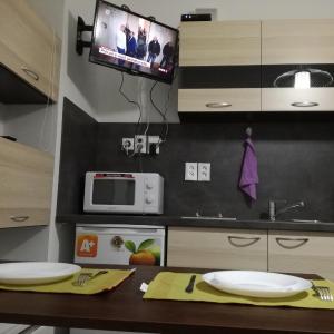 Basement Studio close to Train Station