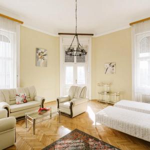 Chain Bridge apartment