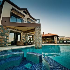 Villa St. Nicolas & Theano