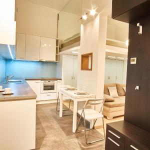 V27 Apartment | hostAID