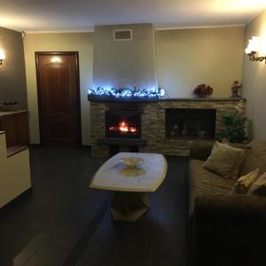 Lee Apartments