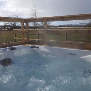 Ruth's Repose Shropshire Country Retreat with private hot tub & Stunning Views