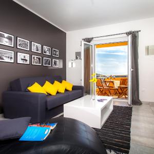 Two Bedroom Apartment with Sea View & Balcony