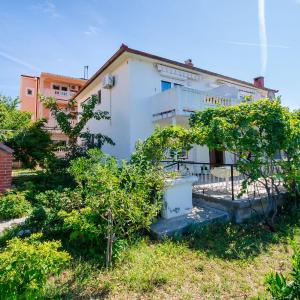 Apartments Biserka