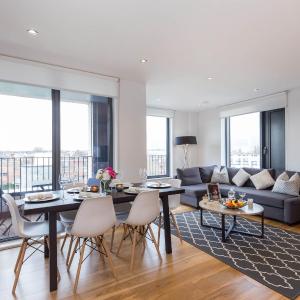 Portobello Apt with Floor-to-Ceiling Views